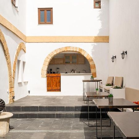 Ancient Knights Luxury Suites Rhodes City Eksteriør bilde